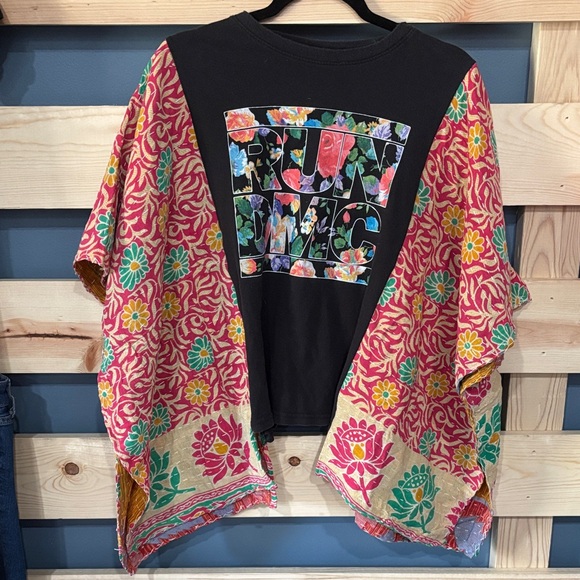 Upcycled RUN DMC T W/ Floral Kantha sleeves, by Susie. - Picture 3 of 8